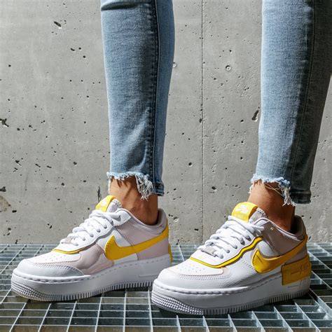 nike air force sohle gelb geworden